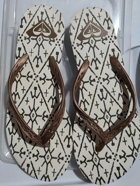 Roxy Brown Rubber Flip Flops